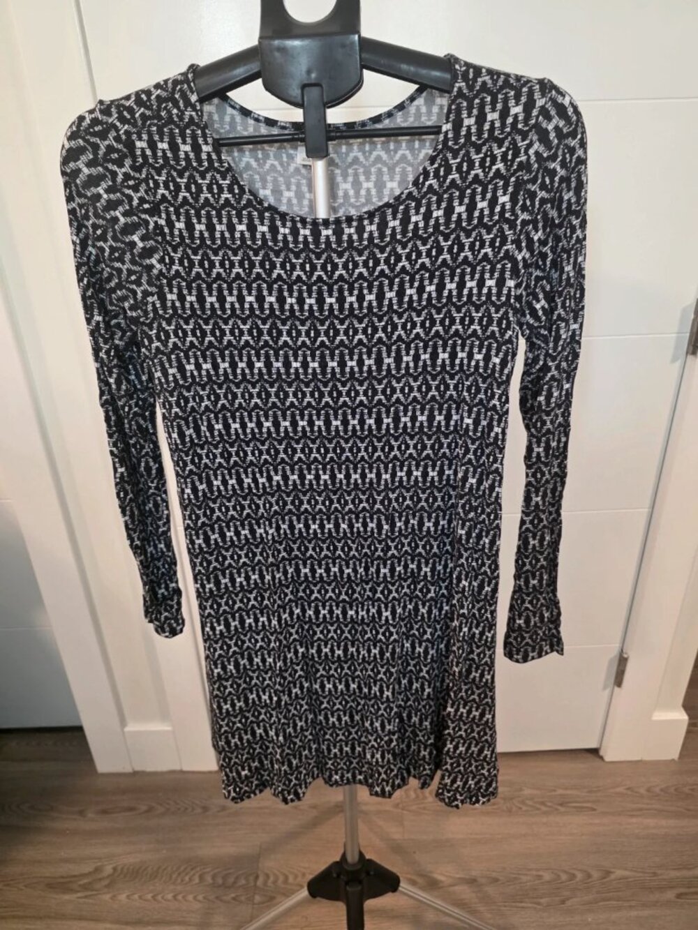 Old Navy Dress - Picture 4 of 7